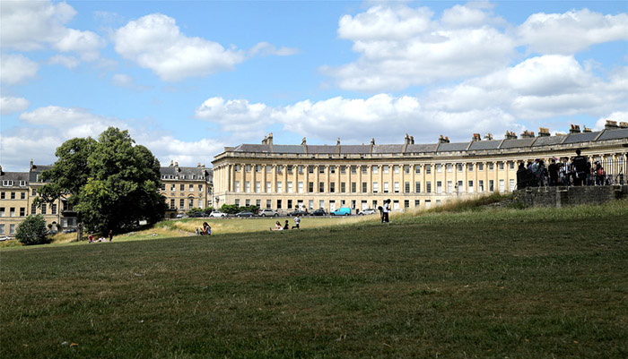 2022英国留学费用汇总(一年大概多少钱?)